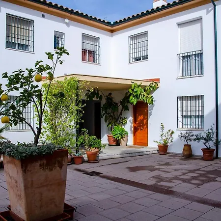 Mezquita Apart. With Free Parking アパート *